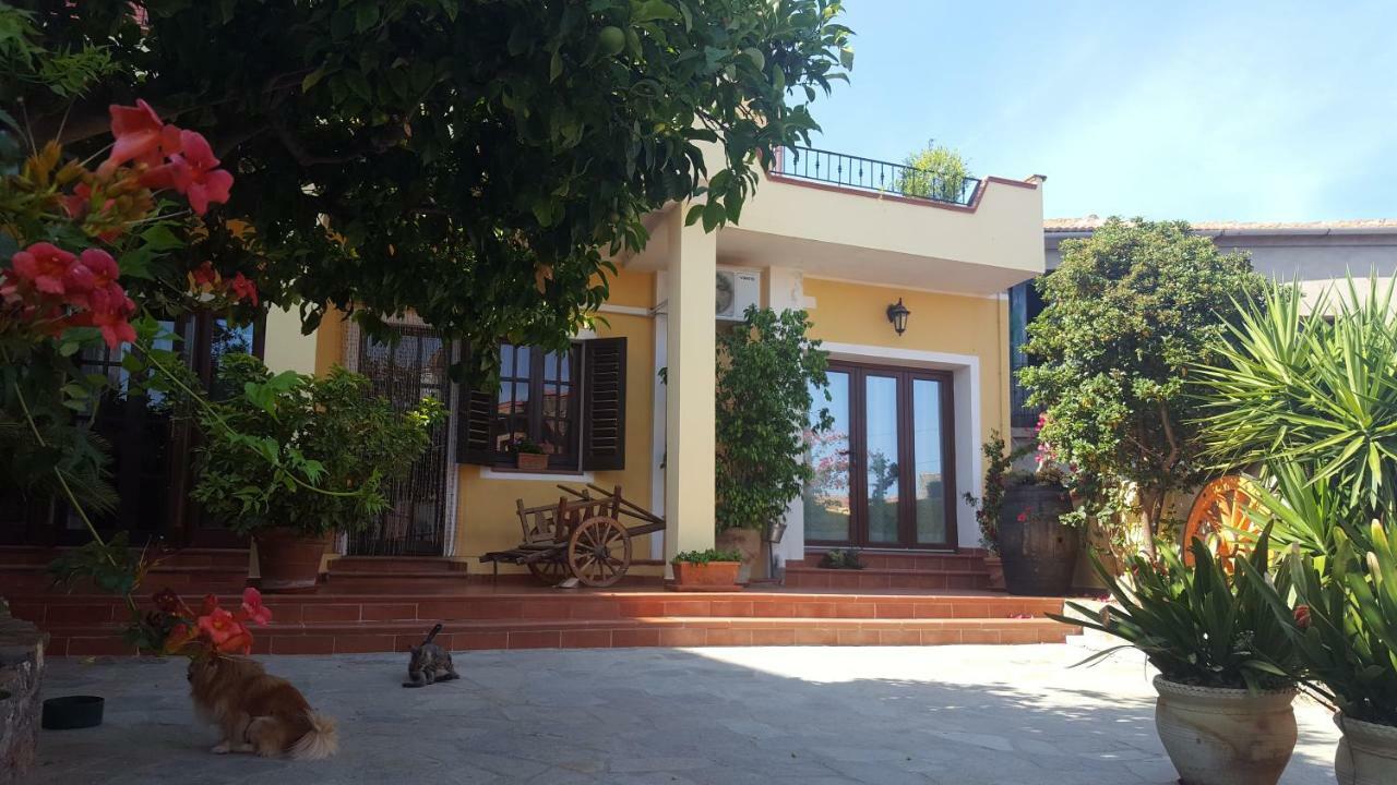 Su Carreri Bed & Breakfast Armungia Exterior photo